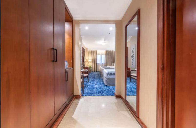 アル マディーナ ハーモニー ホテル エクステリア 写真 A guest room at the hotel